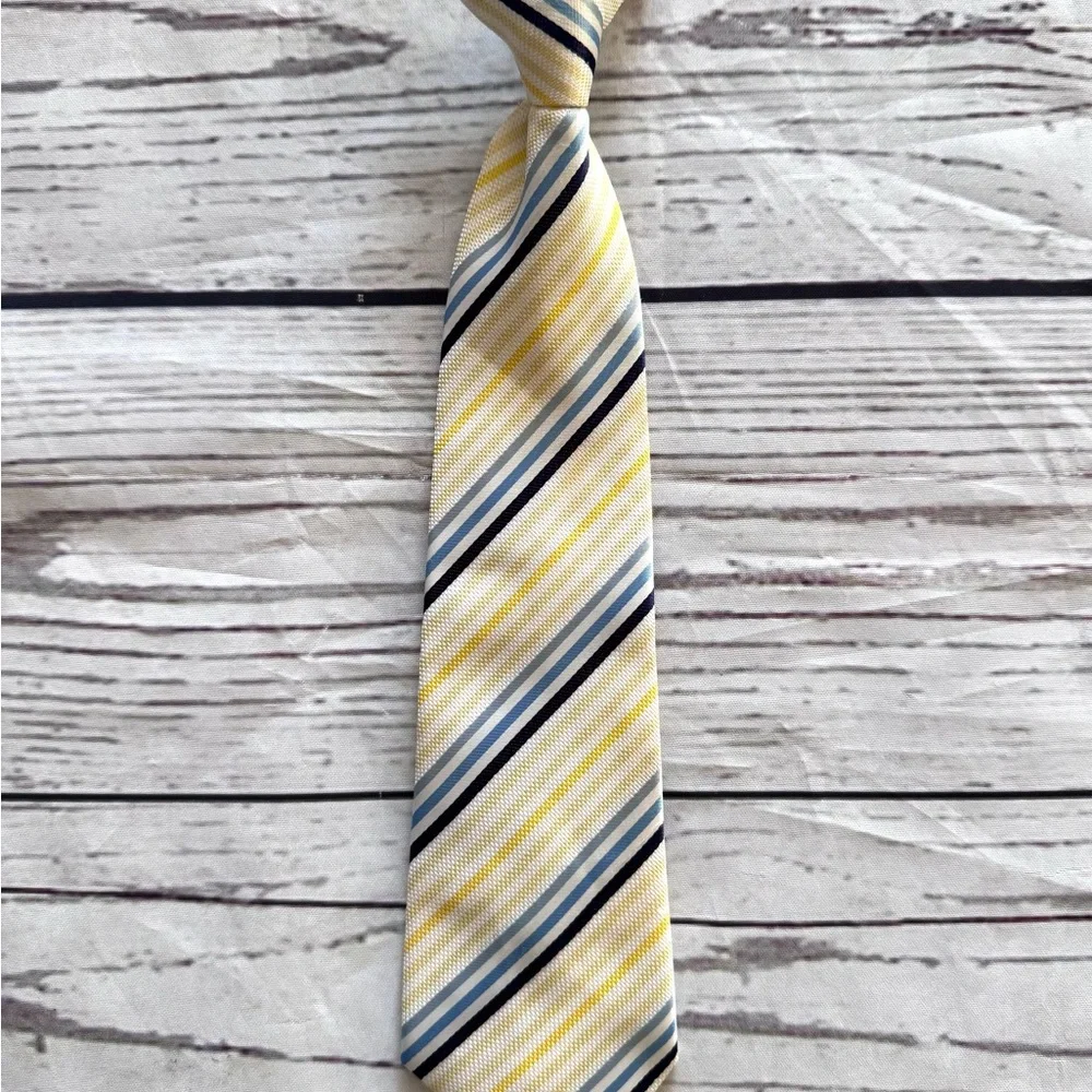 Boys Lot Of Ties 3 Total- 2‎ Clip On & 1 Adjustable Tie